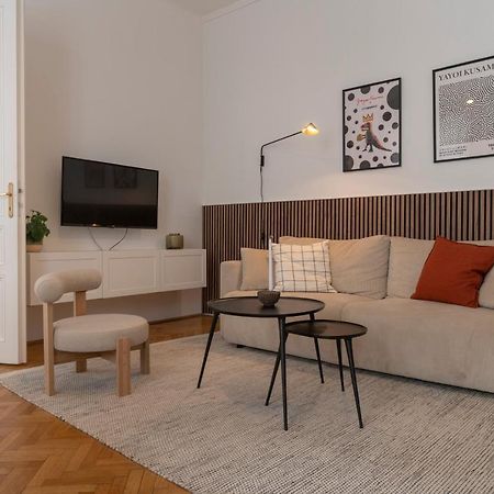 Josef'S Home I Premium Apartment In Ideal Location Виена Екстериор снимка