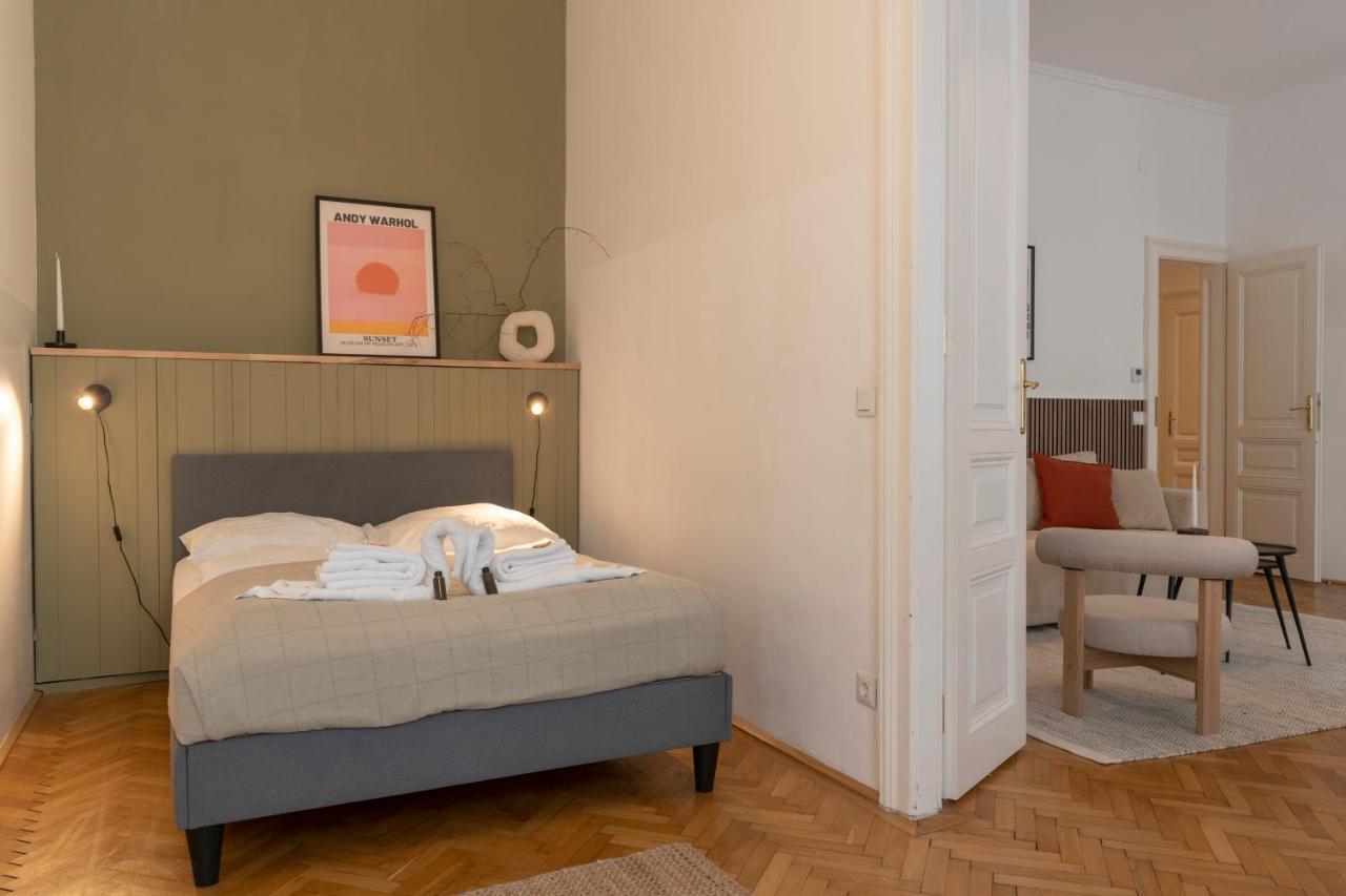 Josef'S Home I Premium Apartment In Ideal Location Виена Екстериор снимка