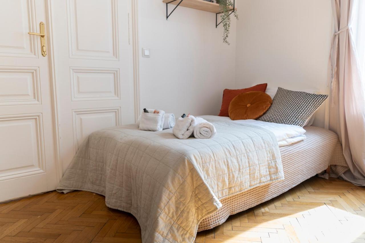 Josef'S Home I Premium Apartment In Ideal Location Виена Екстериор снимка