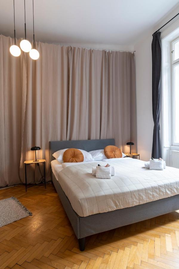 Josef'S Home I Premium Apartment In Ideal Location Виена Екстериор снимка