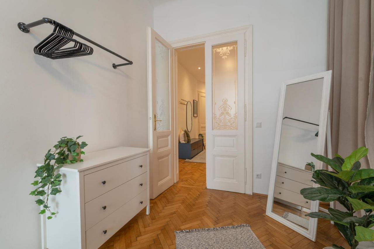 Josef'S Home I Premium Apartment In Ideal Location Виена Екстериор снимка