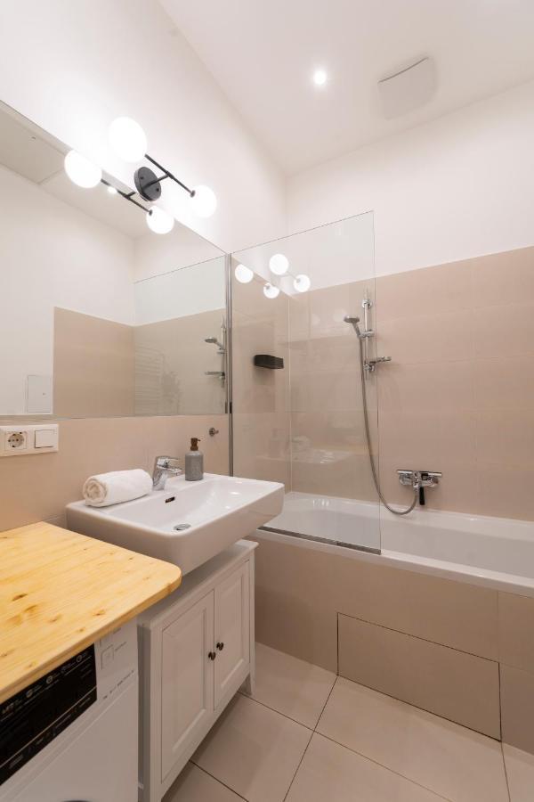 Josef'S Home I Premium Apartment In Ideal Location Виена Екстериор снимка